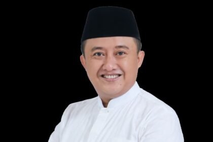 Kh Luthfi Fauzi Pimpinan Ponpes Riyadussalikin
