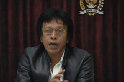 Adian Napitupulu