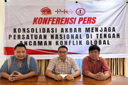 Konferensi Pers Imc Jihn Dan Komrad