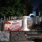 Spanduk Pmn Di Depan Ui Salemba